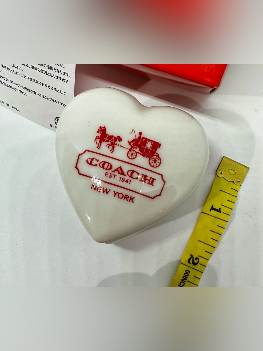 Authentic Vintage COACH Ceramic Heart Trinket Box with Original Presentation Box - Picture 8 of 10